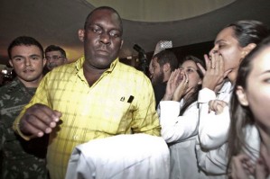 Cuban doctor heckled upon arrival in Brazil